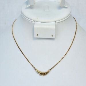 VINTAGE AVON Goldtone Crystal Necklace BEAUTIFUL!